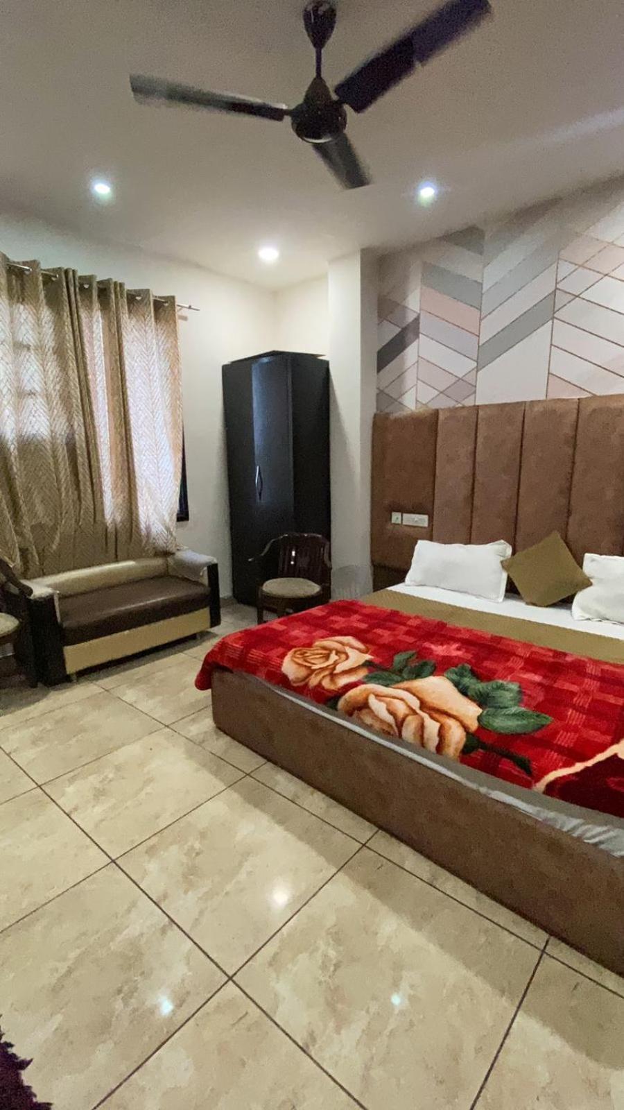 Hotel Sd Regency Amritszár Kültér fotó